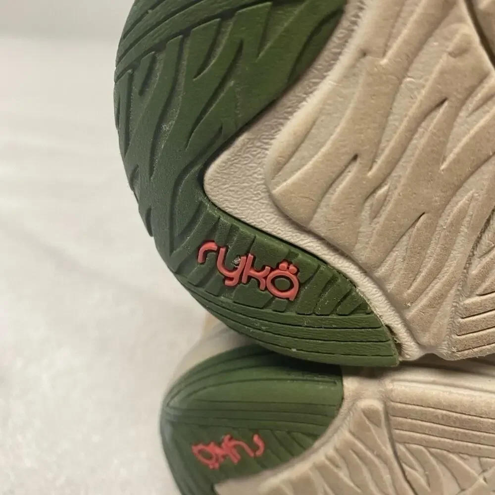 RYKA WOMENS AURORA BOOT SIZE 7 MINT